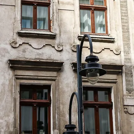 Uni Str.apartment